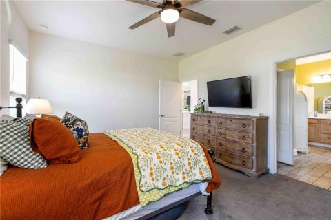 House in Sarasota, Florida 3 bedrooms, 142.7 sq.m. № 2202467 - photo 25