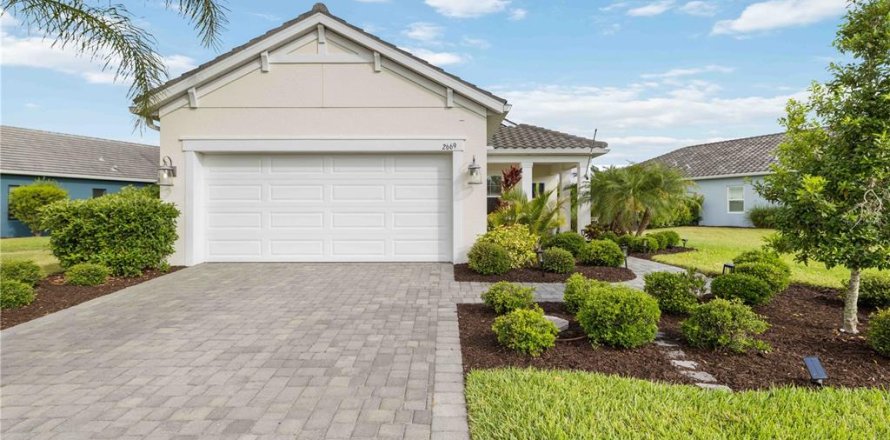 House in Sarasota, Florida 3 bedrooms, 142.7 sq.m. № 2202467