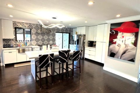 Adosado en alquiler en Sunrise, Florida, 4 dormitorios, 180.6 m2 № 2026421 - foto 5