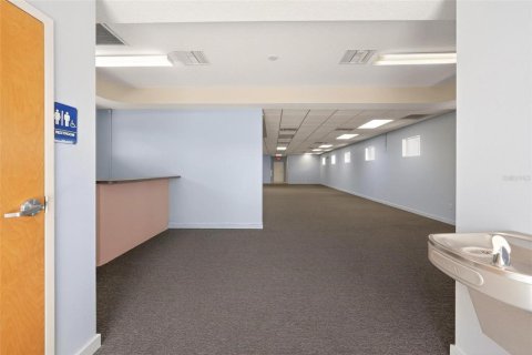Commercial property in Summerfield, Florida 653.47 sq.m. № 2239836 - photo 3
