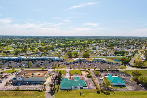Commercial property in Summerfield, Florida 653.47 sq.m. № 2239836 - photo 20