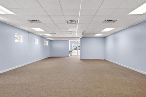 Commercial property in Summerfield, Florida 653.47 sq.m. № 2239836 - photo 11