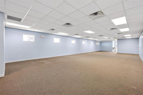 Commercial property in Summerfield, Florida 653.47 sq.m. № 2239836 - photo 12