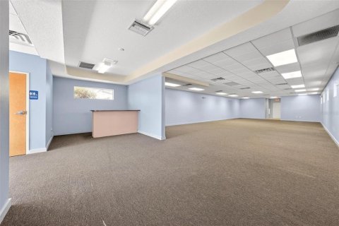 Commercial property in Summerfield, Florida 653.47 sq.m. № 2239836 - photo 4
