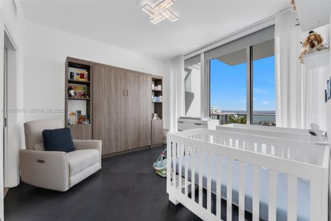 Condominio en alquiler en Miami, Florida, 2 dormitorios, 139.35 m2 № 1993804 - foto 12