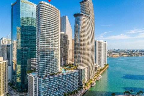 Condominio en alquiler en Miami, Florida, 2 dormitorios, 139.35 m2 № 1993804 - foto 19