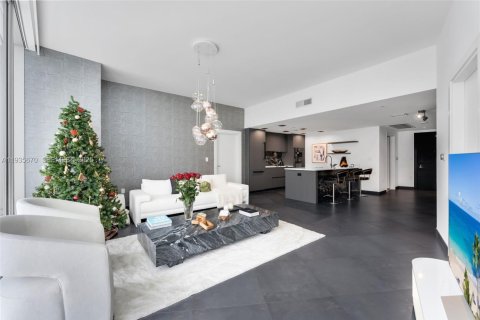 Condominio en alquiler en Miami, Florida, 2 dormitorios, 139.35 m2 № 1993804 - foto 4