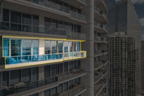 Condominio en alquiler en Miami, Florida, 2 dormitorios, 139.35 m2 № 1993804 - foto 21