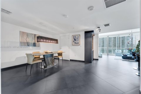 Condominio en alquiler en Miami, Florida, 2 dormitorios, 139.35 m2 № 1993804 - foto 7