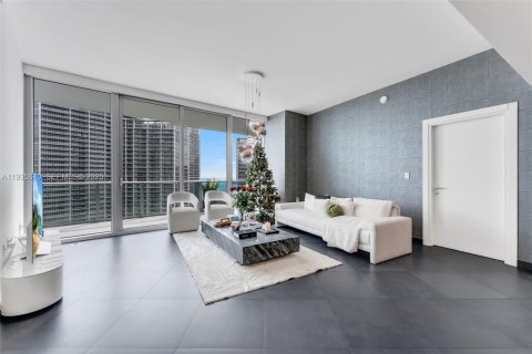 Condominio en alquiler en Miami, Florida, 2 dormitorios, 139.35 m2 № 1993804 - foto 3