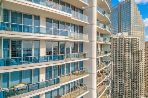 Condominio en alquiler en Miami, Florida, 2 dormitorios, 139.35 m2 № 1993804 - foto 20