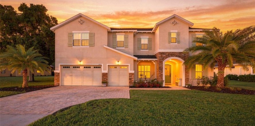 Villa ou maison à Spring Hill, Floride 5 chambres, 370.03 m2 № 2325167