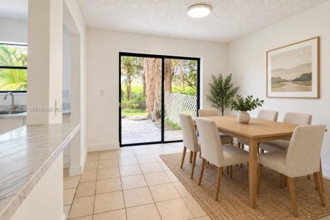 Touwnhouse à louer à Coral Springs, Floride: 2 chambres, 278.24 m2 № 2311501 - photo 5