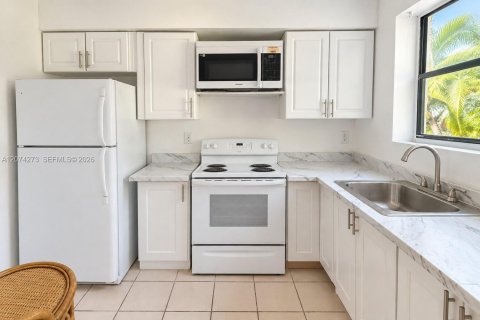 Touwnhouse à louer à Coral Springs, Floride: 2 chambres, 278.24 m2 № 2311501 - photo 15