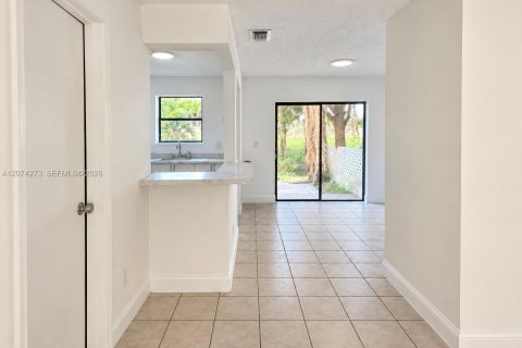 Touwnhouse à louer à Coral Springs, Floride: 2 chambres, 278.24 m2 № 2311501 - photo 12