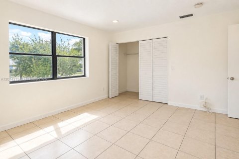 Touwnhouse à louer à Coral Springs, Floride: 2 chambres, 278.24 m2 № 2311501 - photo 21