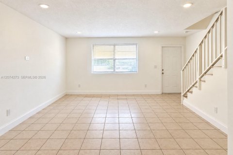 Touwnhouse à louer à Coral Springs, Floride: 2 chambres, 278.24 m2 № 2311501 - photo 9