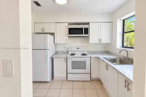 Touwnhouse à louer à Coral Springs, Floride: 2 chambres, 278.24 m2 № 2311501 - photo 14