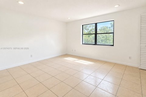 Touwnhouse à louer à Coral Springs, Floride: 2 chambres, 278.24 m2 № 2311501 - photo 6