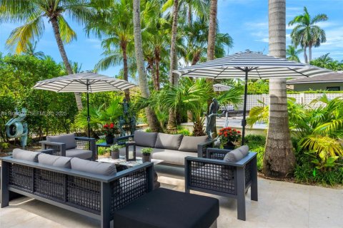 House in Miami, Florida 6 bedrooms, 516.72 sq.m. № 1992507 - photo 10