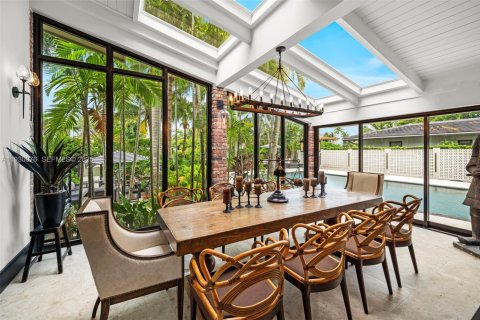 House in Miami, Florida 6 bedrooms, 516.72 sq.m. № 1992507 - photo 25