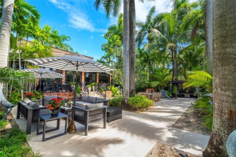 House in Miami, Florida 6 bedrooms, 516.72 sq.m. № 1992507 - photo 8