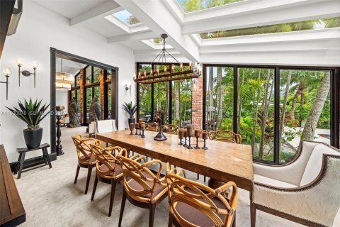House in Miami, Florida 6 bedrooms, 516.72 sq.m. № 1992507 - photo 26