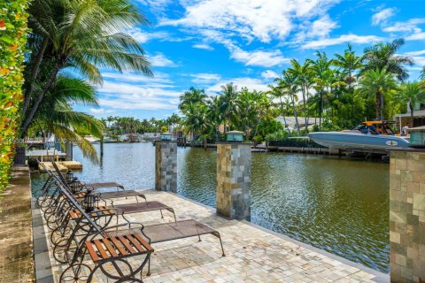 House in Miami, Florida 6 bedrooms, 516.72 sq.m. № 1992507 - photo 18