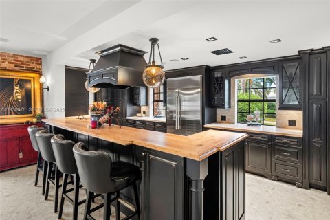 House in Miami, Florida 6 bedrooms, 516.72 sq.m. № 1992507 - photo 30