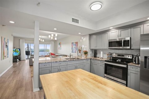Copropriété à vendre à Saint Petersburg, Floride: 2 chambres, 111.02 m2 № 2415469 - photo 5
