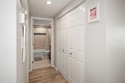 Copropriété à vendre à Saint Petersburg, Floride: 2 chambres, 111.02 m2 № 2415469 - photo 16
