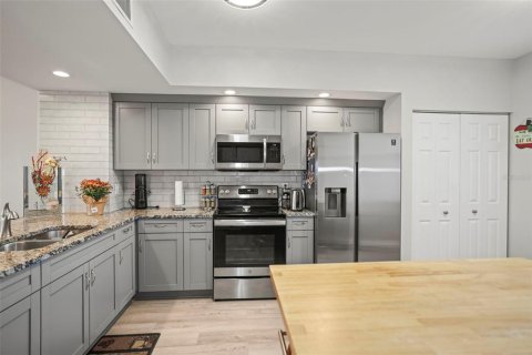 Copropriété à vendre à Saint Petersburg, Floride: 2 chambres, 111.02 m2 № 2415469 - photo 15