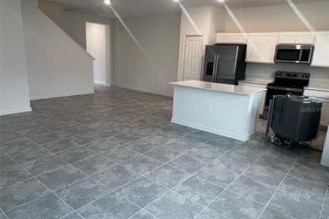 Townhouse in Davenport, Florida 3 bedrooms, 173.17 sq.m. № 1871108 - photo 3