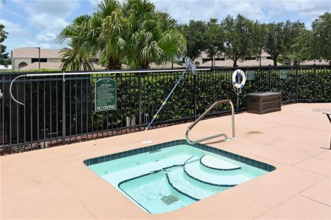 Condo in Bradenton, Florida, 2 bedrooms № 2233845 - photo 22