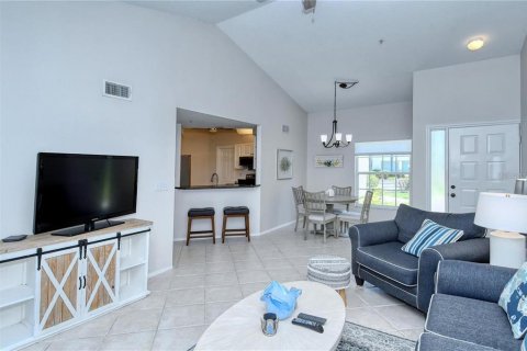 Condo in Bradenton, Florida, 2 bedrooms № 2233845 - photo 4