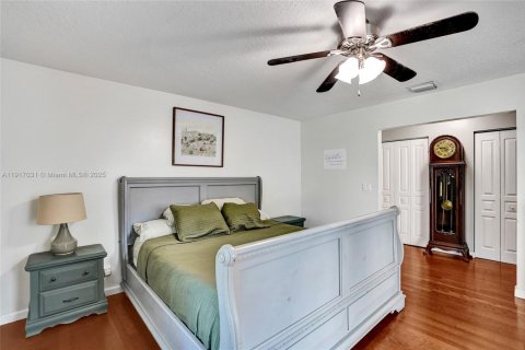 Купить виллу или дом в Локсахатчи-Гроувс, Флорида 4 спальни, 237.09м2, № 1974062 - фото 14