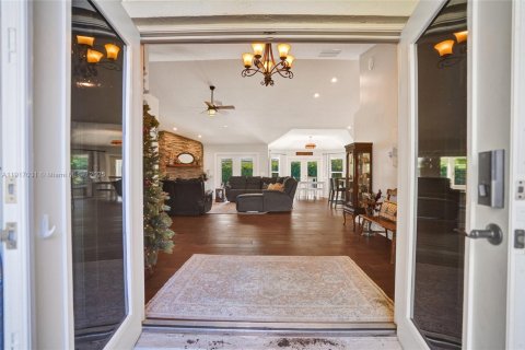 Купить виллу или дом в Локсахатчи-Гроувс, Флорида 4 спальни, 237.09м2, № 1974062 - фото 4