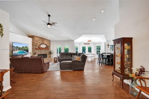 Купить виллу или дом в Локсахатчи-Гроувс, Флорида 4 спальни, 237.09м2, № 1974062 - фото 5