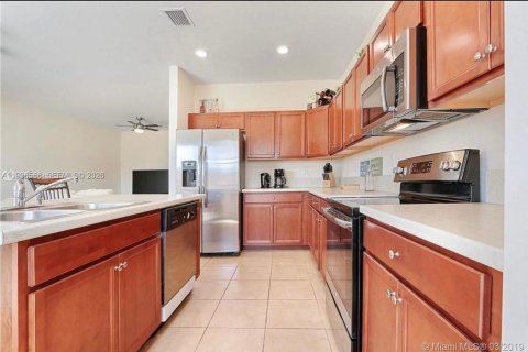 Townhouse in Homestead, Florida 3 bedrooms, 169.92 sq.m. № 1996148 - photo 5