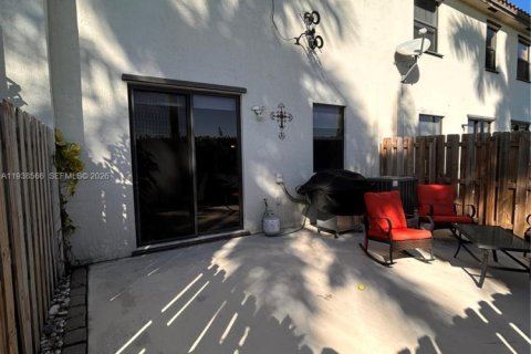 Townhouse in Homestead, Florida 3 bedrooms, 169.92 sq.m. № 1996148 - photo 13