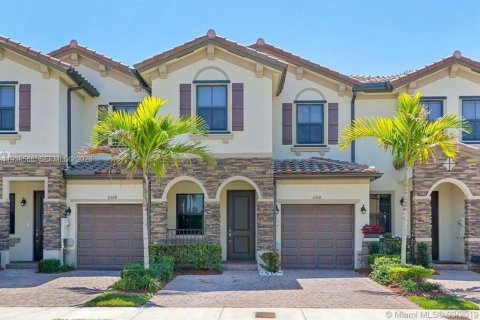 Townhouse in Homestead, Florida 3 bedrooms, 169.92 sq.m. № 1996148