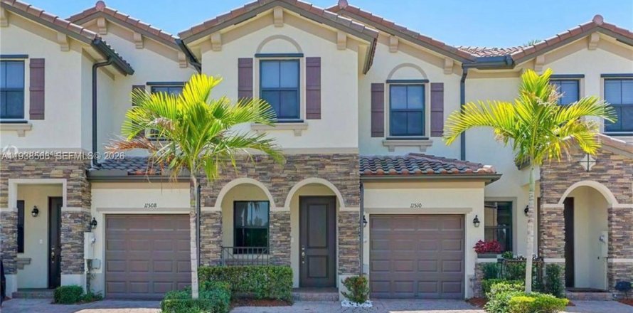 Townhouse in Homestead, Florida 3 bedrooms, 169.92 sq.m. № 1996148