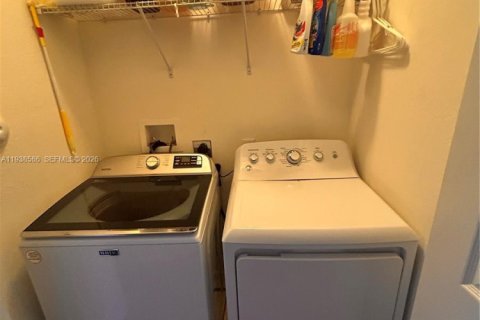 Townhouse in Homestead, Florida 3 bedrooms, 169.92 sq.m. № 1996148 - photo 30