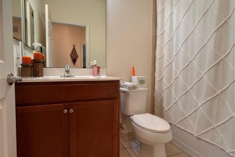 Townhouse in Homestead, Florida 3 bedrooms, 169.92 sq.m. № 1996148 - photo 25