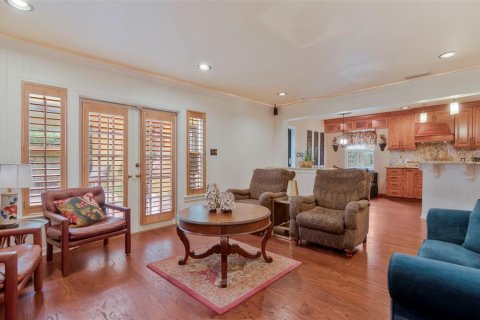Villa ou maison à vendre à Tampa, Floride: 4 chambres, 236.34 m2 № 2408408 - photo 12