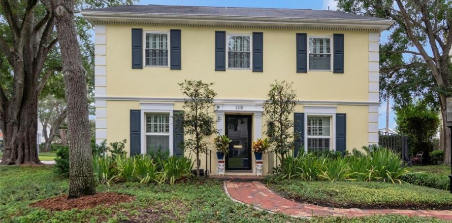 Villa ou maison à Tampa, Floride 4 chambres, 236.34 m2 № 2408408