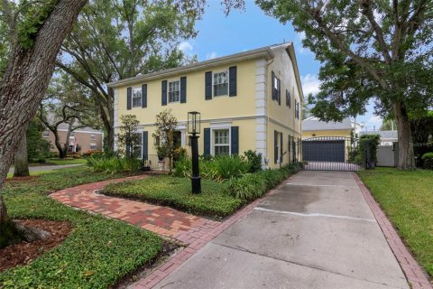 Villa ou maison à vendre à Tampa, Floride: 4 chambres, 236.34 m2 № 2408408 - photo 4
