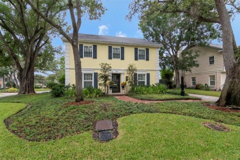 Villa ou maison à vendre à Tampa, Floride: 4 chambres, 236.34 m2 № 2408408 - photo 3