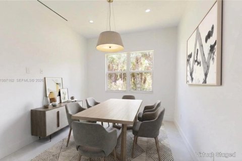 House in Naples, Florida 4 bedrooms, 230.58 sq.m. № 2189492 - photo 17