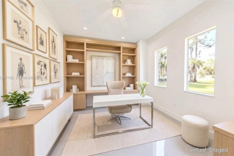 House in Naples, Florida 4 bedrooms, 230.58 sq.m. № 2189492 - photo 6